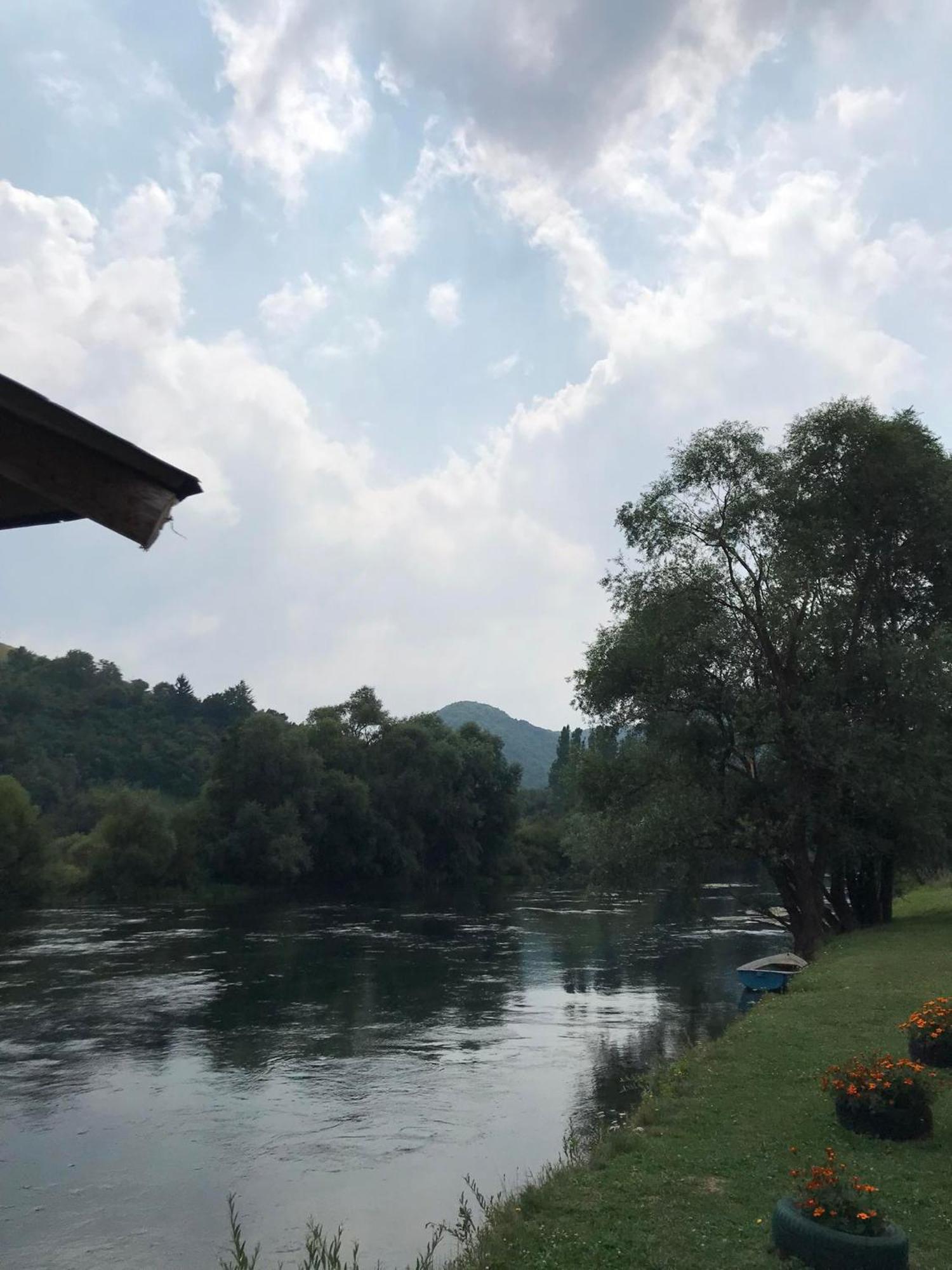 SipovoVikendica Na Plivi别墅 外观 照片