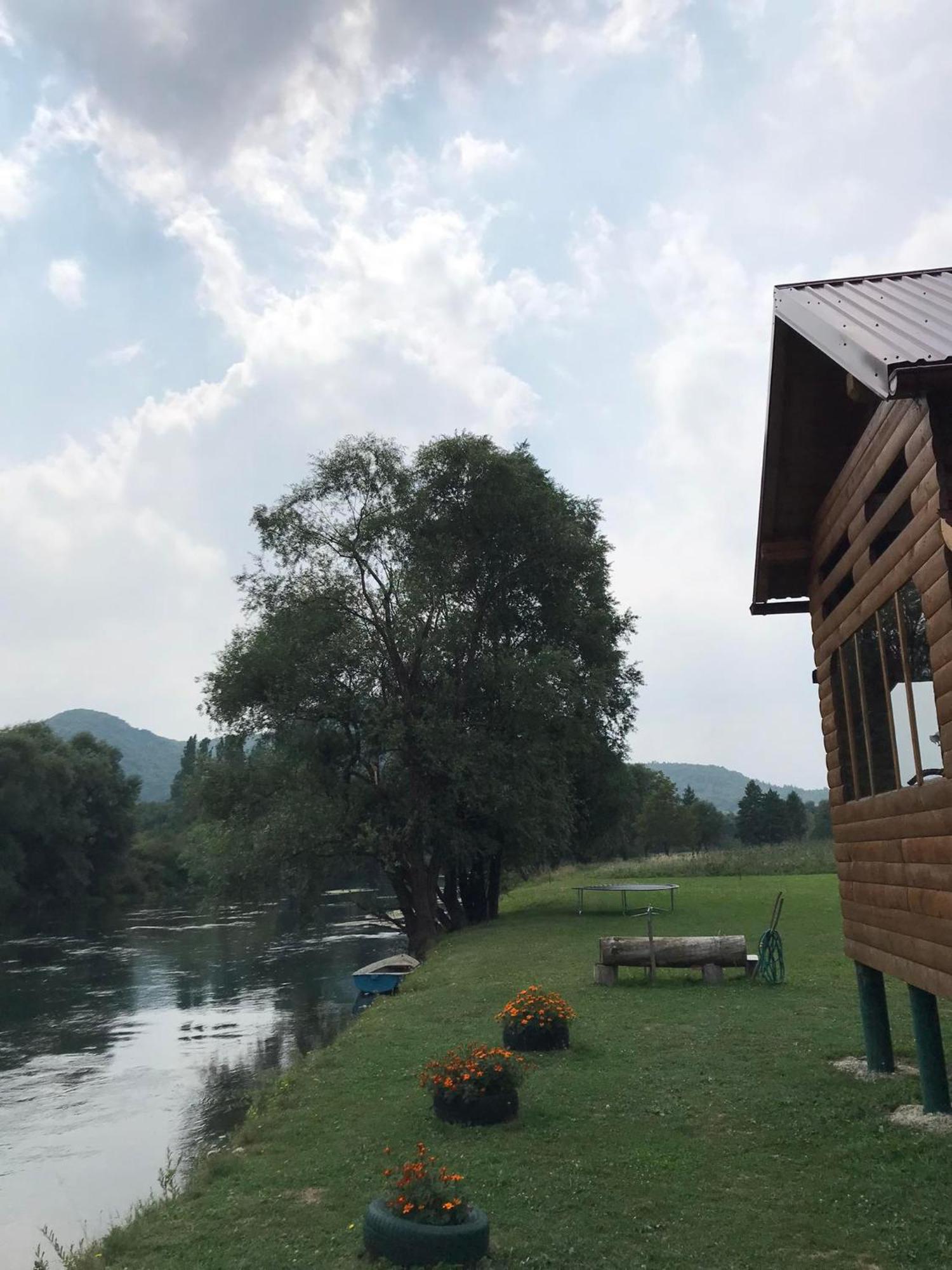 SipovoVikendica Na Plivi别墅 外观 照片